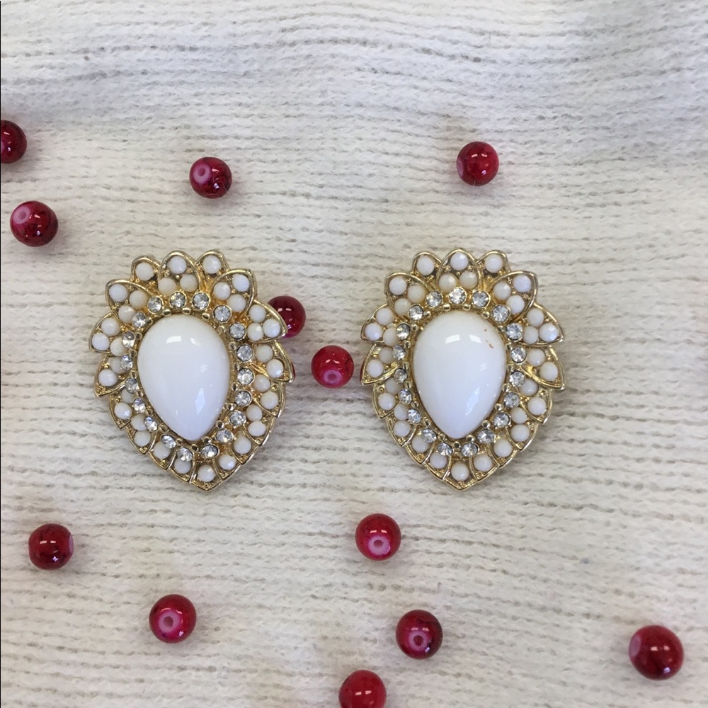 Clip back earrings White stones on Gold tone